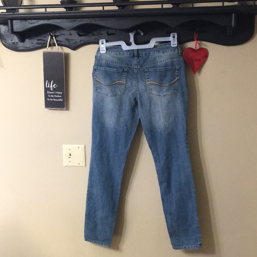 SOS Jeans - Picture 2 of 3